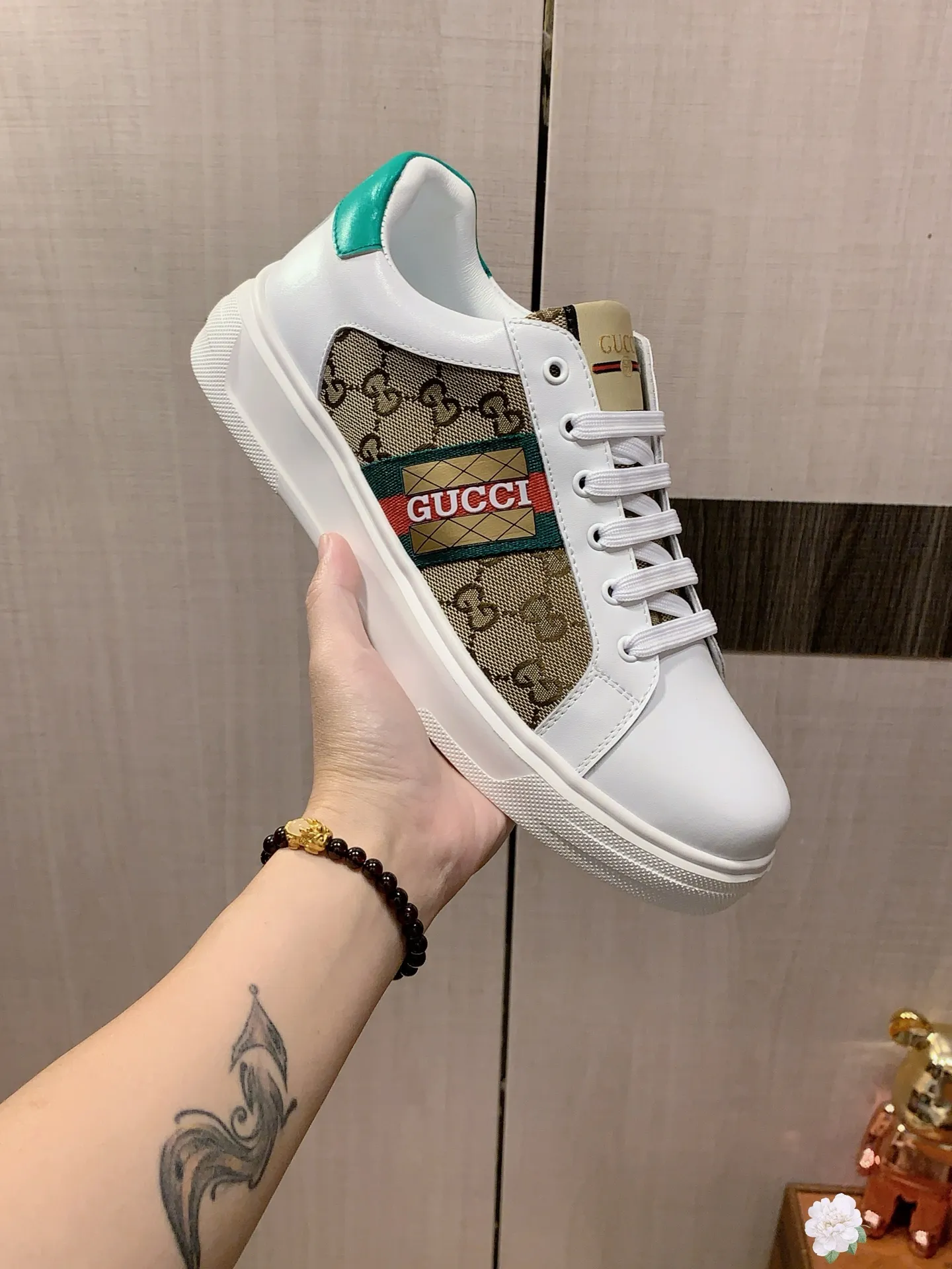 Men's men's shoes💰420💰💰🎩🎩[Lightning][Lightning] "Gucci*" latest • popular casual shoes, top brand [seduce] luxury ~ purchasing agency, top ~ quality. [Strong] The upper is made of imported breathable cowhide with fabric material ➕ Breathable sheepskin feet (•) and fine workmanship. The original stylish and stylish soft rubber wear-resistant and non-slip outsole is light and comfortable on the feet. The real thing looks better when photographed in person. 111: code: 38-44, 3️⃣ colors selected